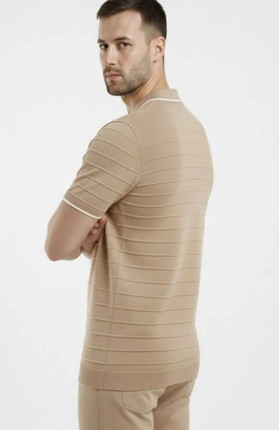 Erkek Triko Kumaş Yakalı Düğmesiz Açık Yaka Fitilli Kısa Kollu Regular Fit Tişört T-shirt - Bej Somersan Giyim | Kadın, Erkek ve Çocuk Moda