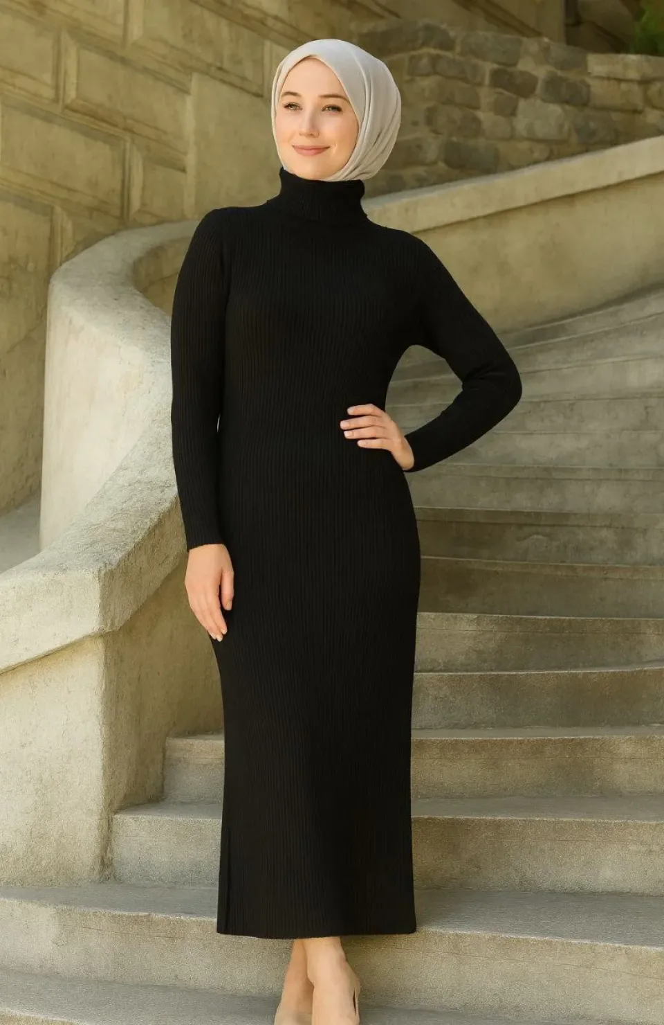 Kadın Tesettür Triko Elbise – Boğazlı Uzun Fitilli Dokuma, Esnek Tam Kalıp, 130 cm Midi Boy, Bahar & Kış Şık Rahat Stil - Siyah