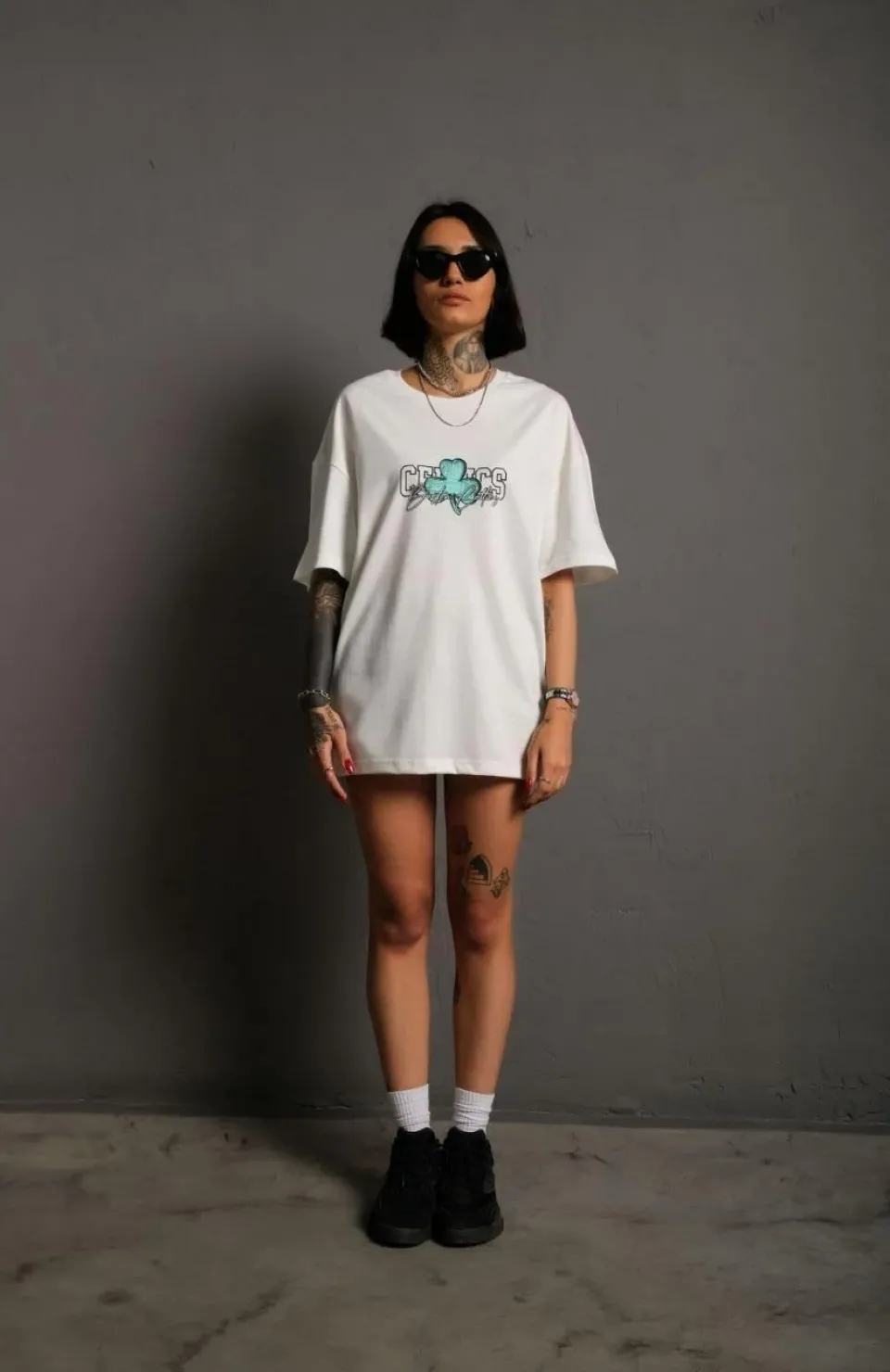 Kadın Sırt Baskılı T-shirt - Beyaz