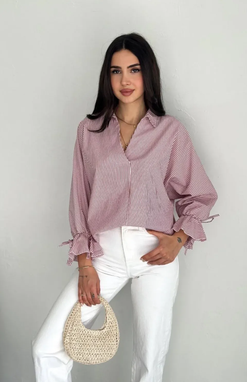 Kadın Arkası Asimetrik Yırtmaç Kesim Detaylı Cizgili Bluz Gömlek - Bordo
