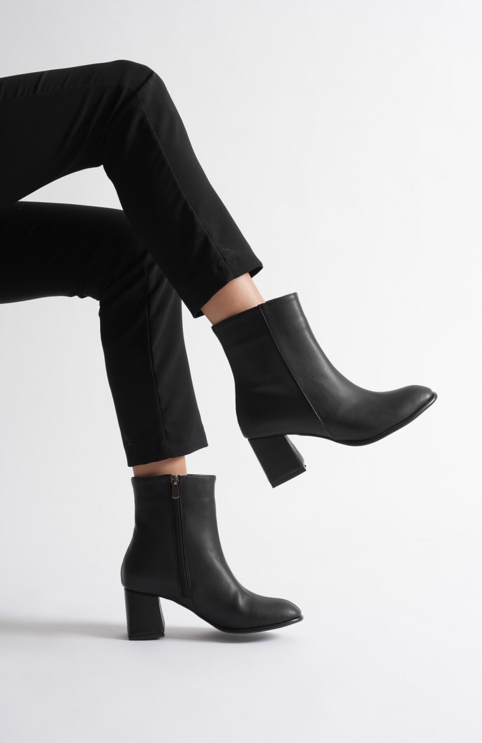 Kadın Kışlık Siyah Kalın Topuklu Bot TR12MK04A Somersan Giyim | Kadın, Erkek ve Çocuk Moda