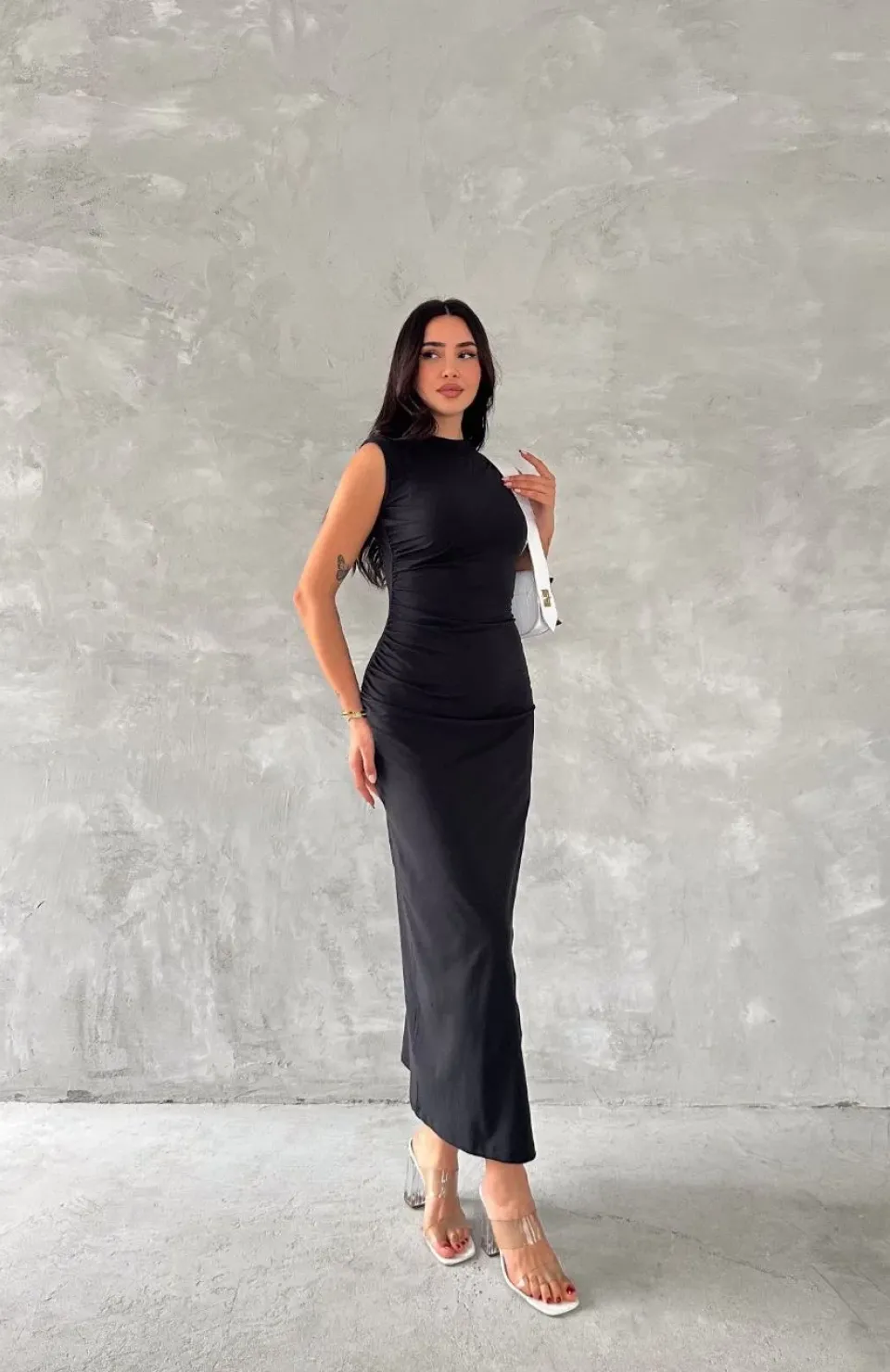 Kolsuz Yırtmaçlı Uzun maxı boy Elbise - Siyah