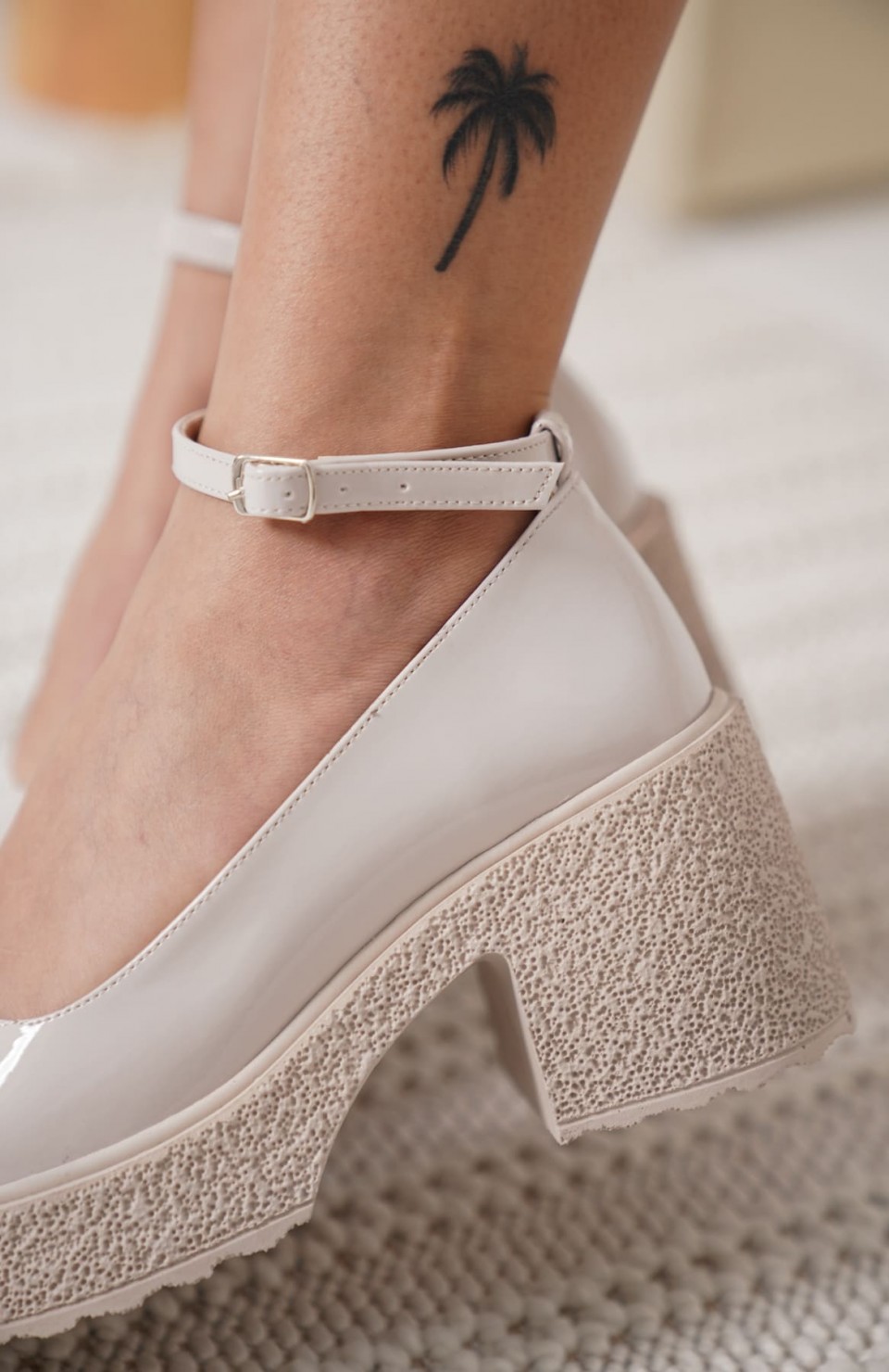 Kadın Bej Rugan Bilekten Baretli Günlük Ayakkabı TR06MS01B Somersan Giyim | Kadın, Erkek ve Çocuk Moda