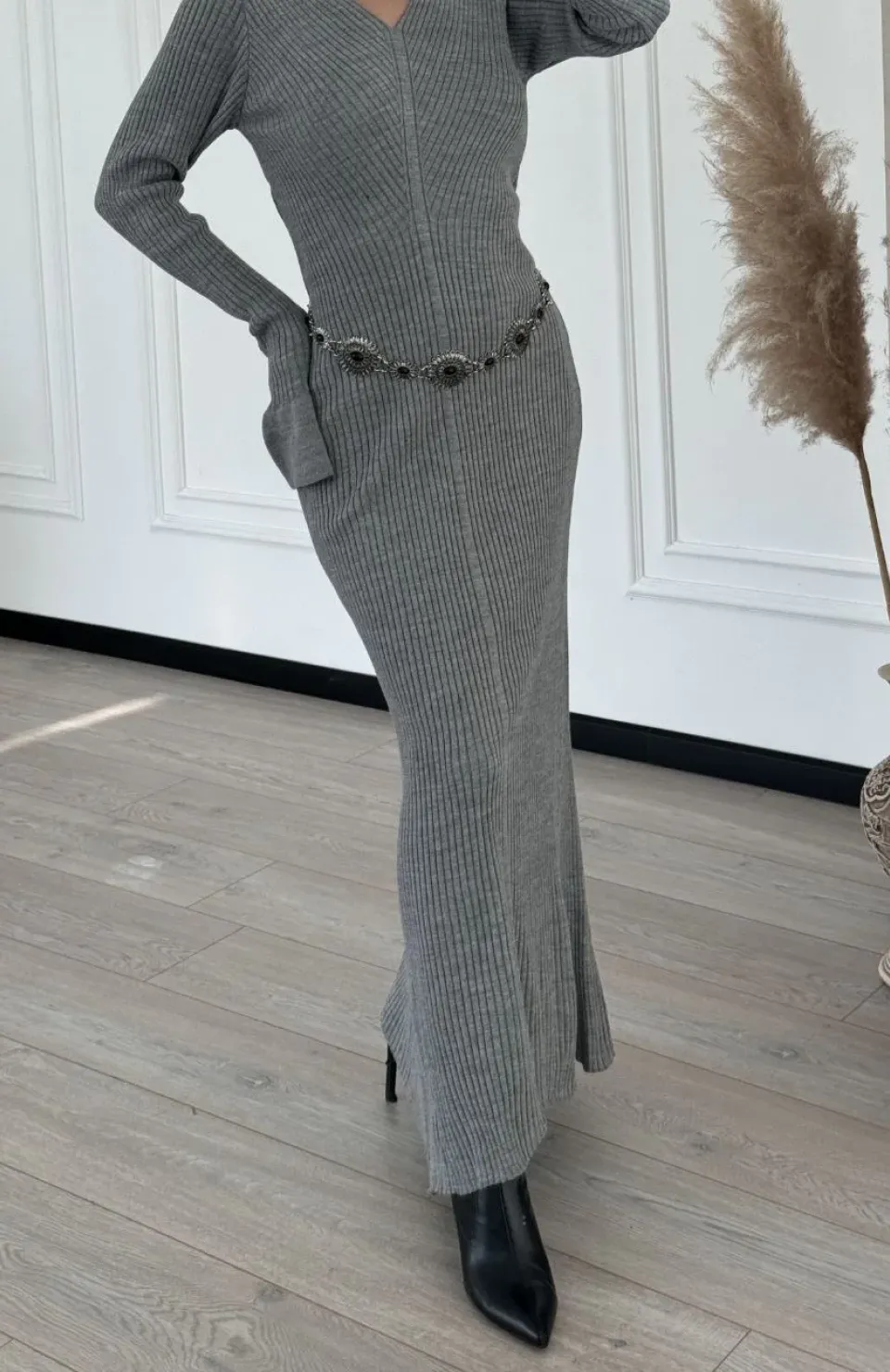 V Yaka Fitilli Uzun Elbise- Gri