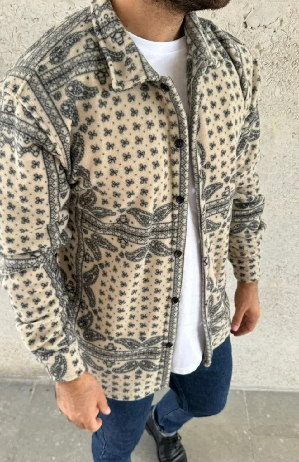 Erkek Polar Fermuarlı Sweatshirt – Kapüşonsuz, Cepli, Yumuşak Dokulu, Oversize Rahat Kalıp, Kışlık Sıcak Tutan Fermuarlı Üst - Bej