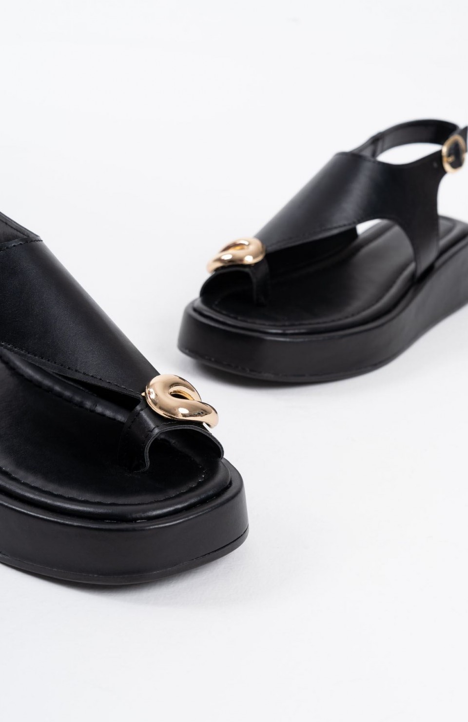 Kadın Siyah Cilt Toka Detaylı Sandalet TR17MY03A Somersan Giyim | Kadın, Erkek ve Çocuk Moda