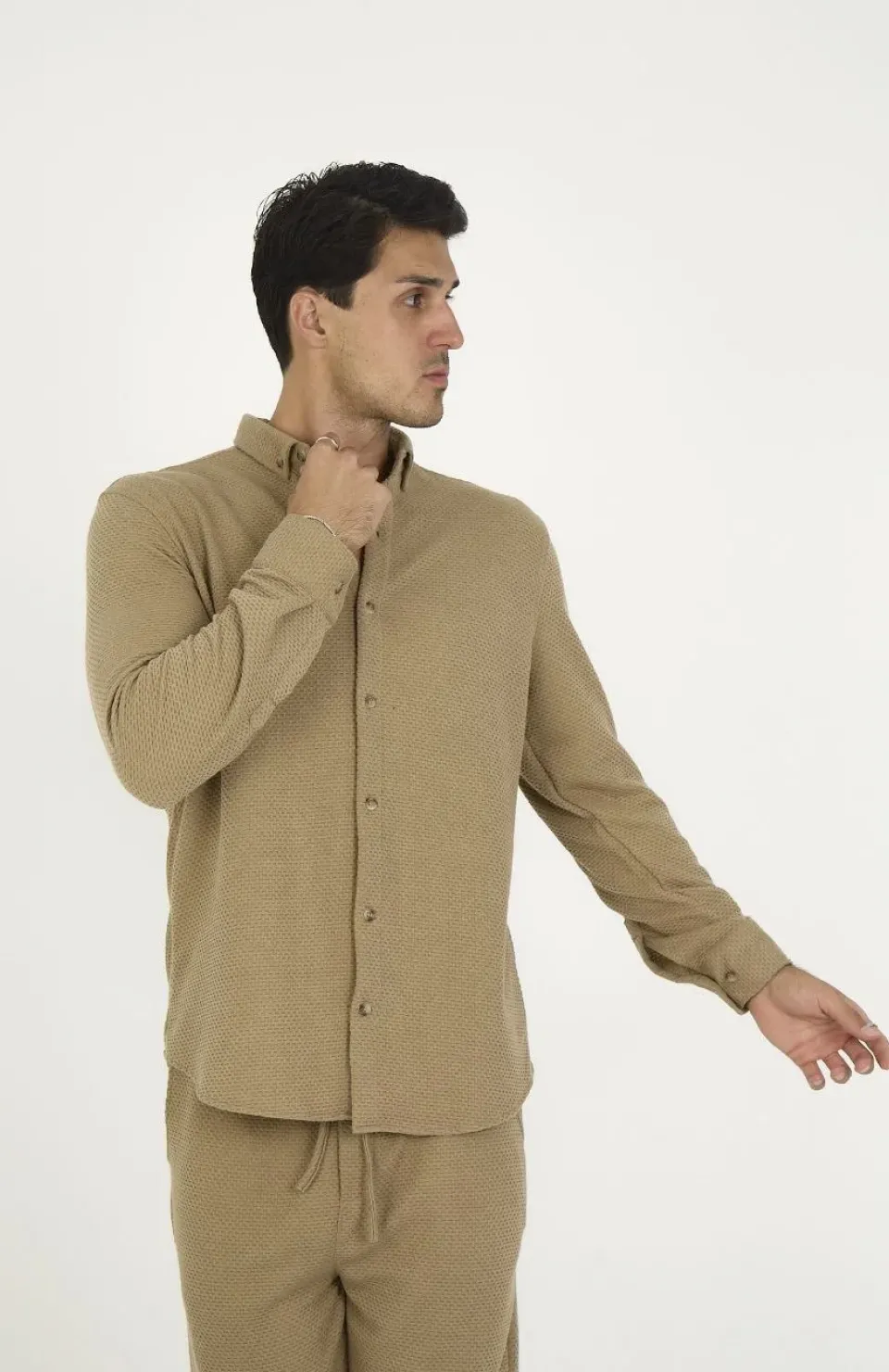 Düğmeli Tam Kalıp Uzun Kol Jakar Gömlek - Kahverengi