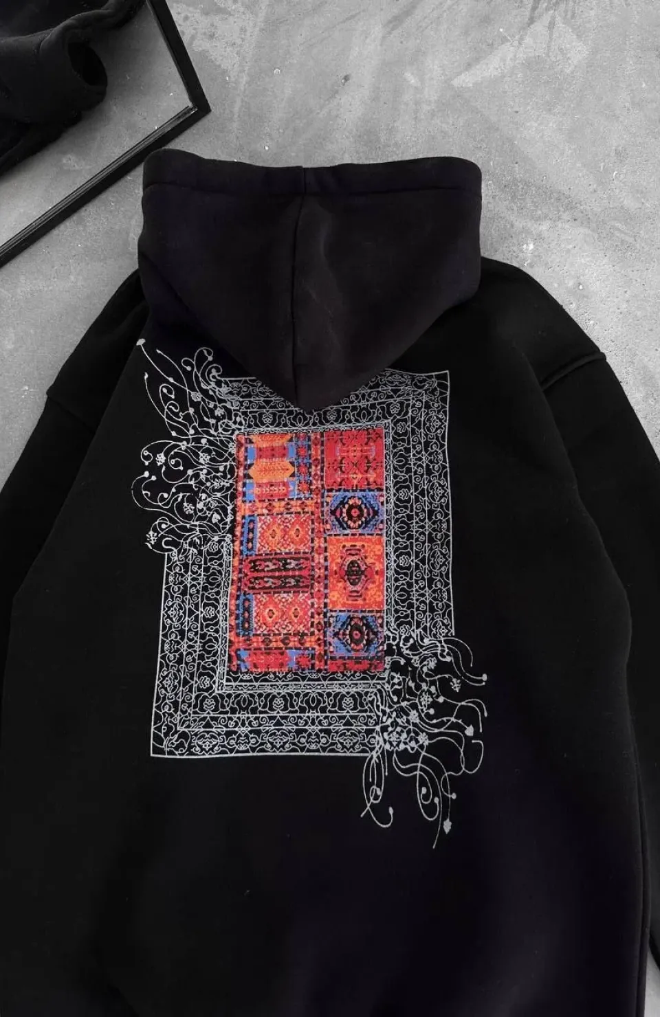Uzun Kol Kapüşonlu Ön Ve Arka Baskılı SweatShirt - Siyah