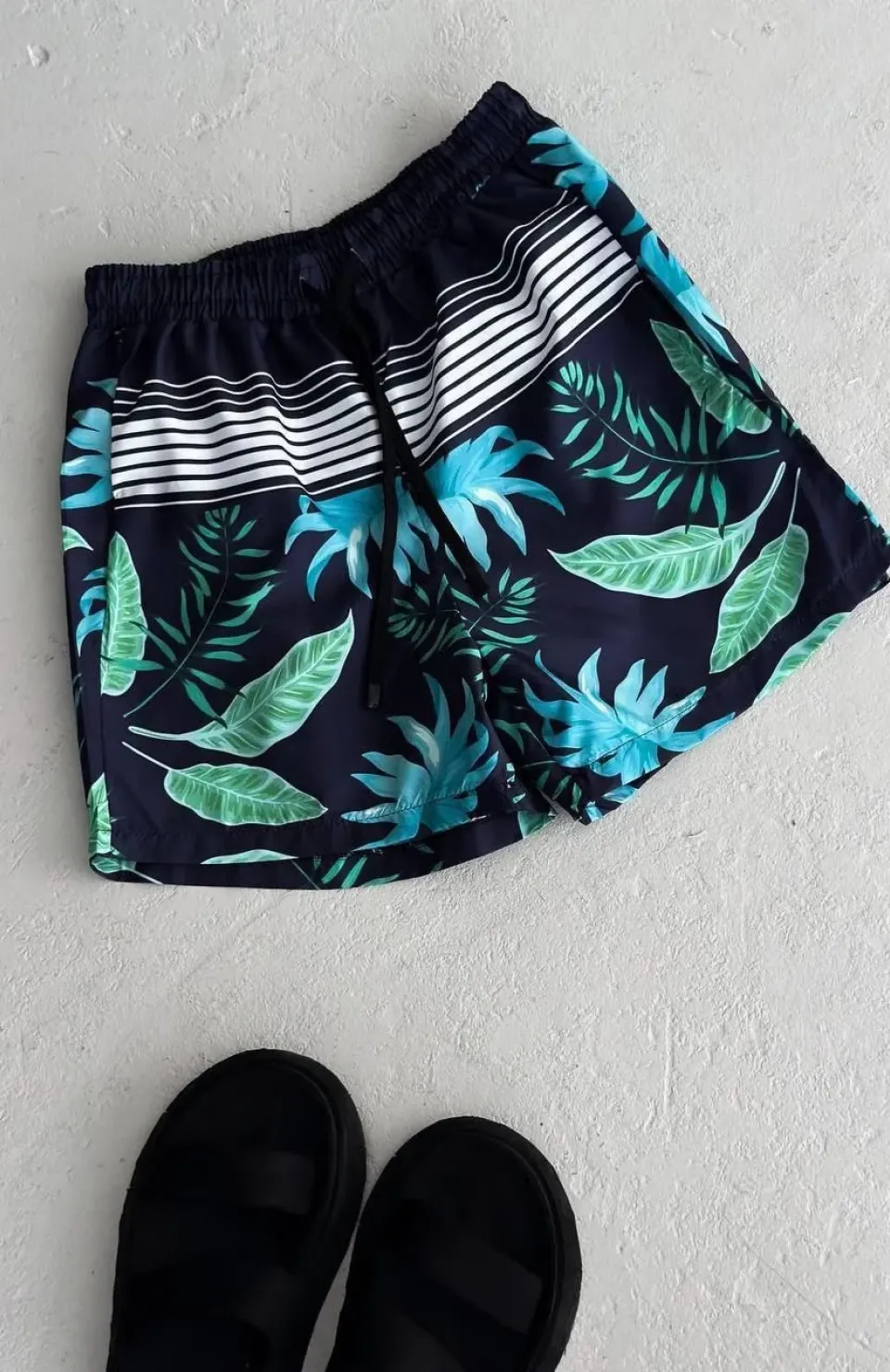 Erkek Palmiye Desenli Deniz Cepli Şort - Mavi