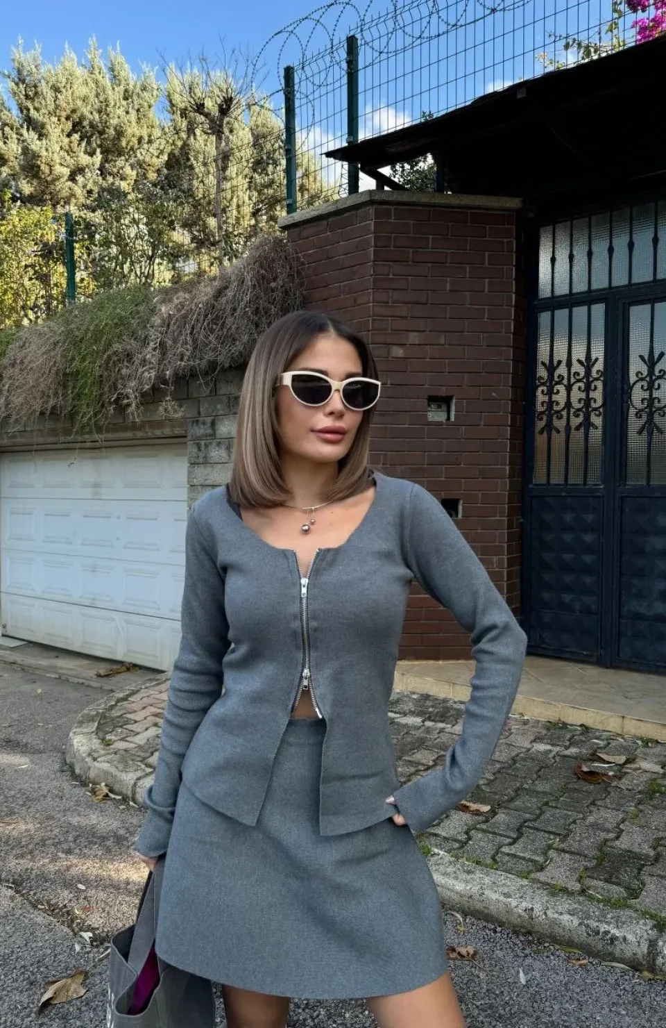 İkili Fermuarlı Hırkalı Etekli Takım - Füme