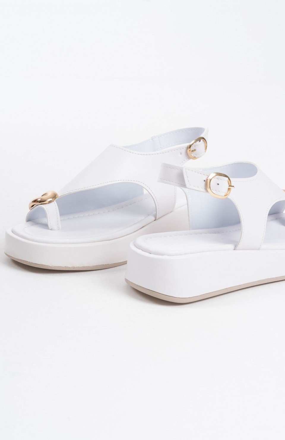 Kadın Beyaz Cilt Toka Detaylı Sandalet TR17MY03B Somersan Giyim | Kadın, Erkek ve Çocuk Moda