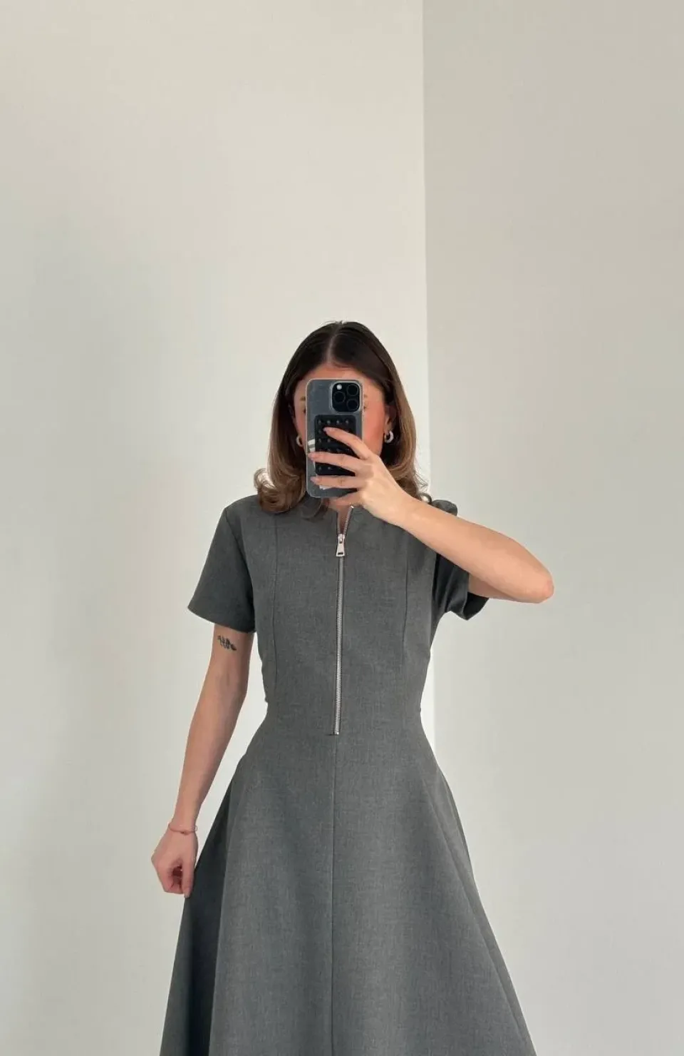 Kısa Kollu Önden Fermuarlı Çan Etekli Uzun Elbise - Antrasit