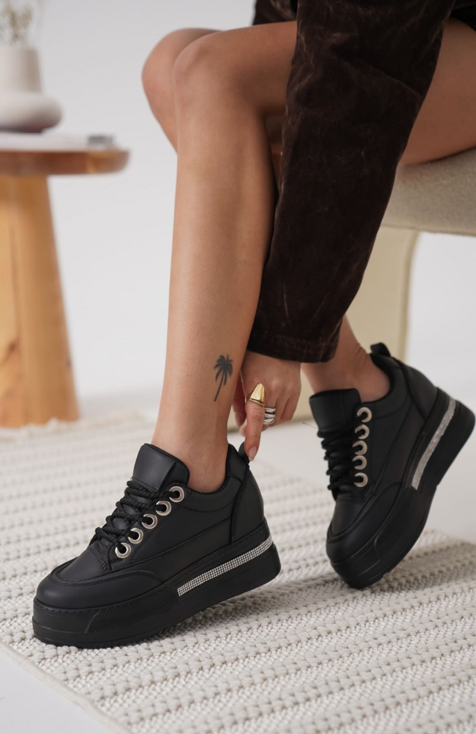 Kadın Siyah Tabanlı Siyah Gizli Topuklu Sneaker TR04MS01D Somersan Giyim | Kadın, Erkek ve Çocuk Moda