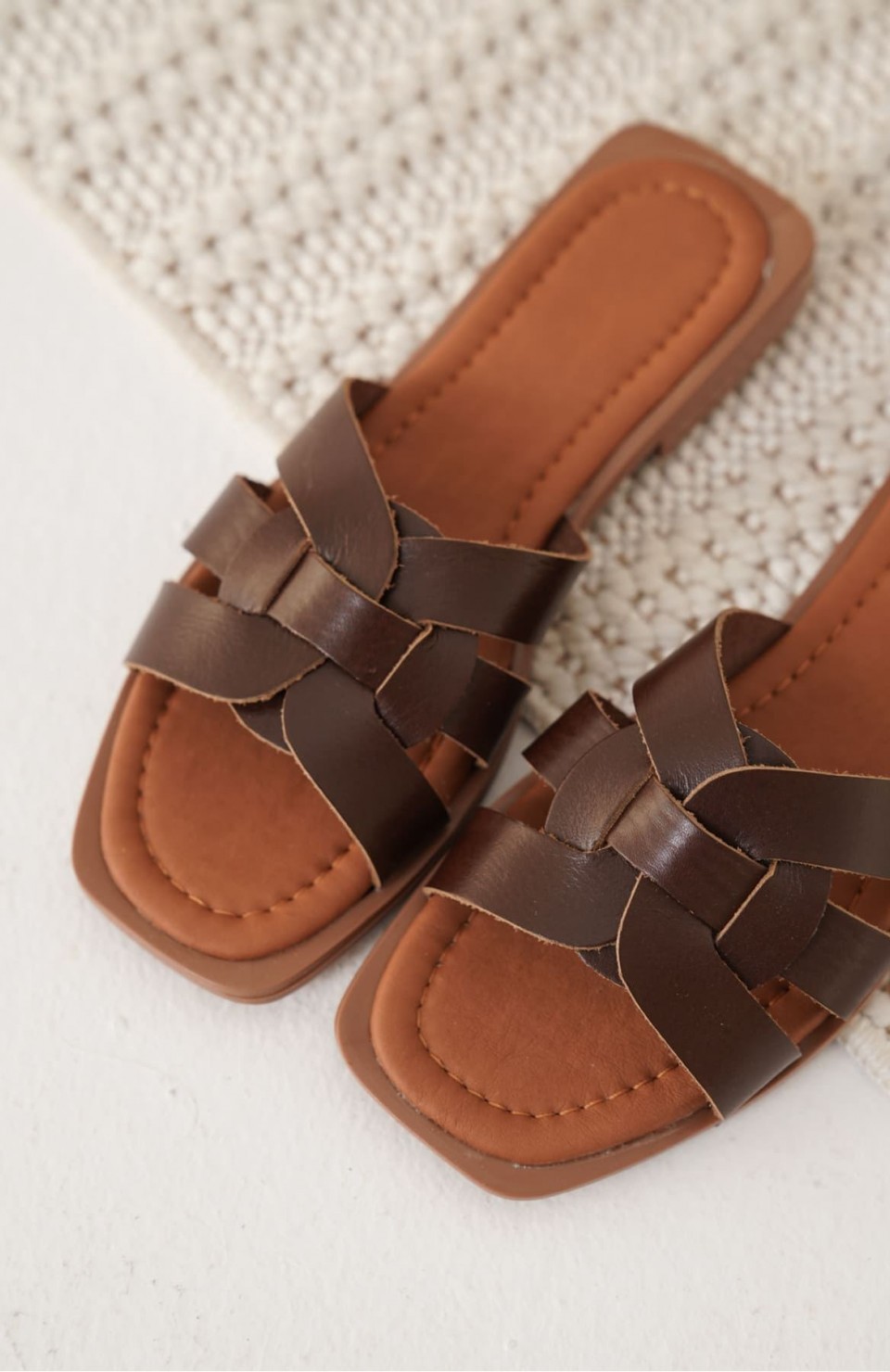 Acı Kahve Hakiki Deri Terlik TR31MY66E Somersan Giyim | Kadın, Erkek ve Çocuk Moda