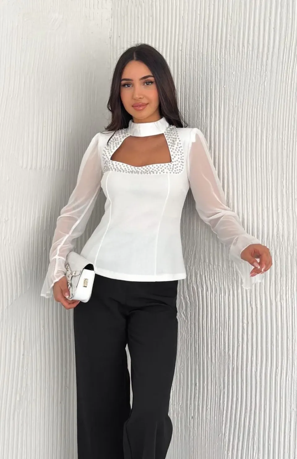 Penye Uzun Kollu Kadın Kolları Şifon Göğüste İnci Boncuk detaylı Bluz - Beyaz