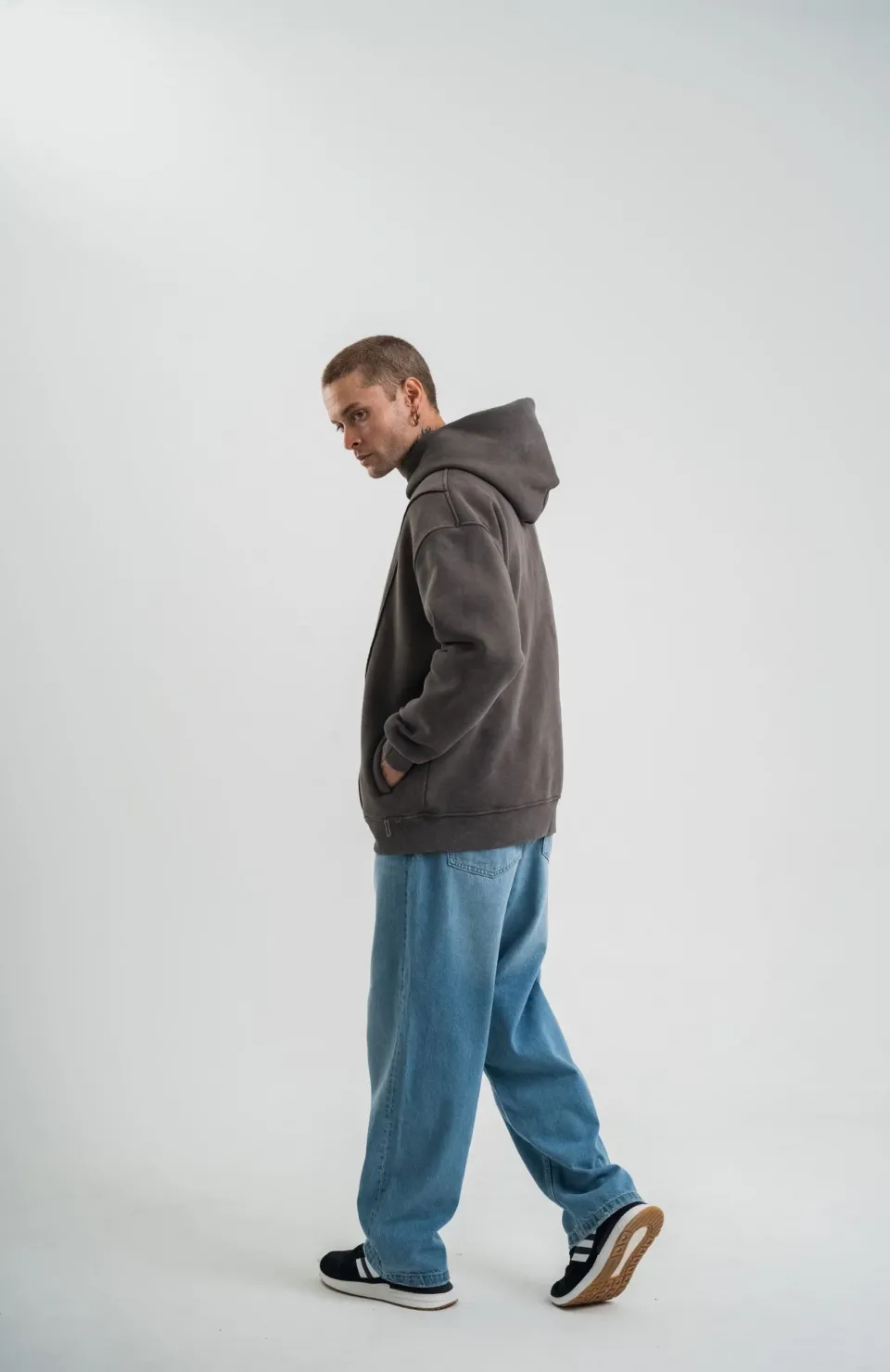 Unisex Uzun Kol Kapşonlu Yıkamalı Nakışlı SweatShirt - Füme