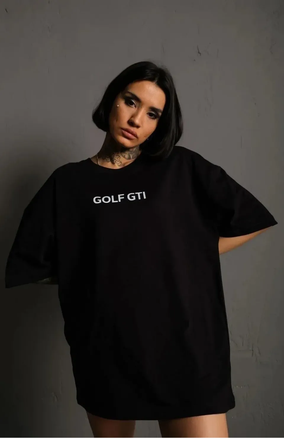 Kadın Oversize Baskılı Tişört – Golf GTI Retro Araba Desenli, Ön & Arka Dijital Baskı, Sokak Modası Stil - Siyah