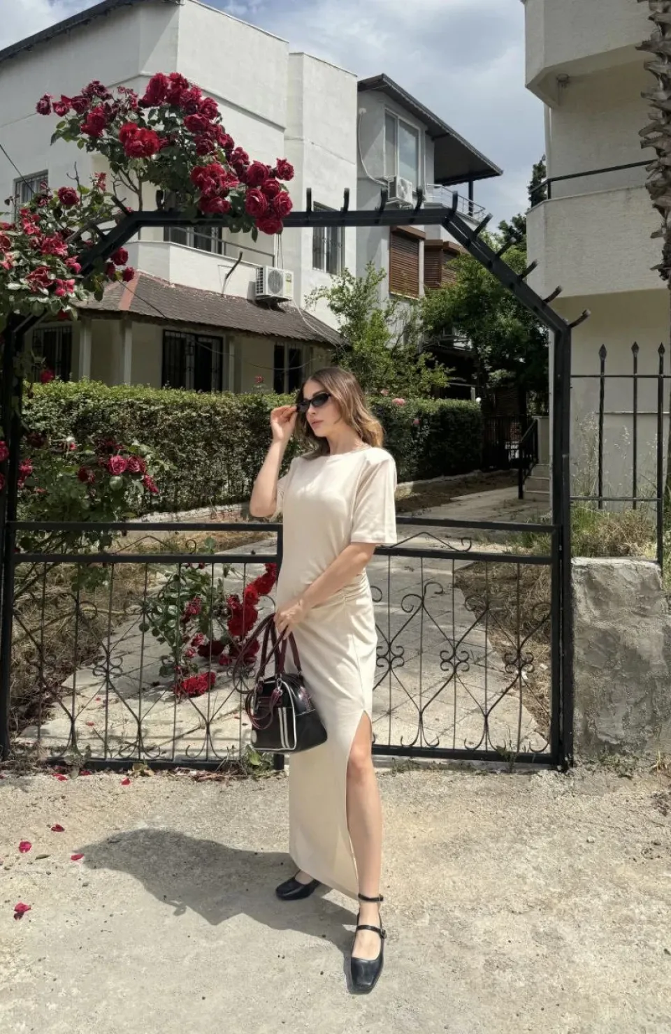 Kadın Kısa Kollu Uzun Yandan Yırtmaçlı Elbise - Bej