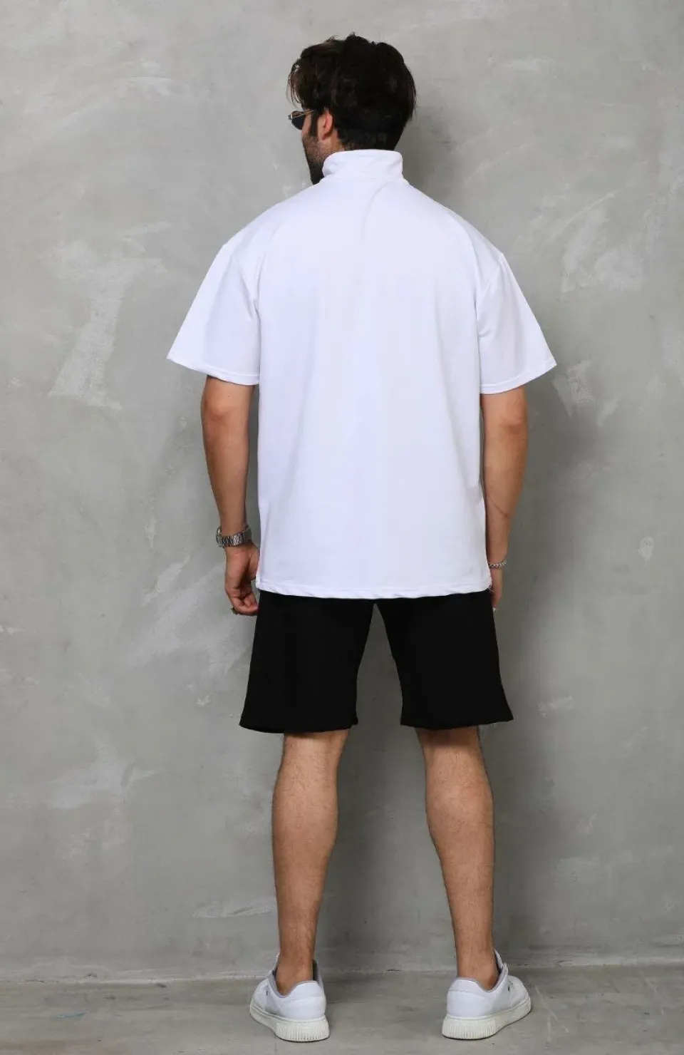 Unisex Yarım Fermuarlı Düz Oversize T-shirt - Beyaz Somersan Giyim | Kadın, Erkek ve Çocuk Moda