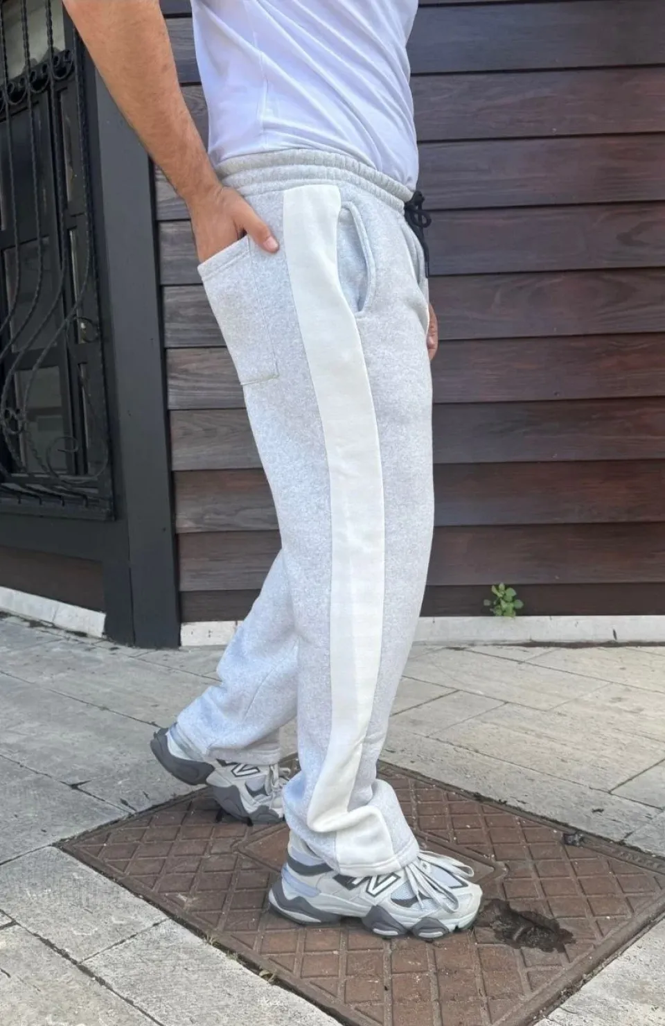 Erkek Üç İplik Kışlık Pamuklu Yandan Garneli Kalın Bej Şeritli Cepli Eşofman Altı - Gri