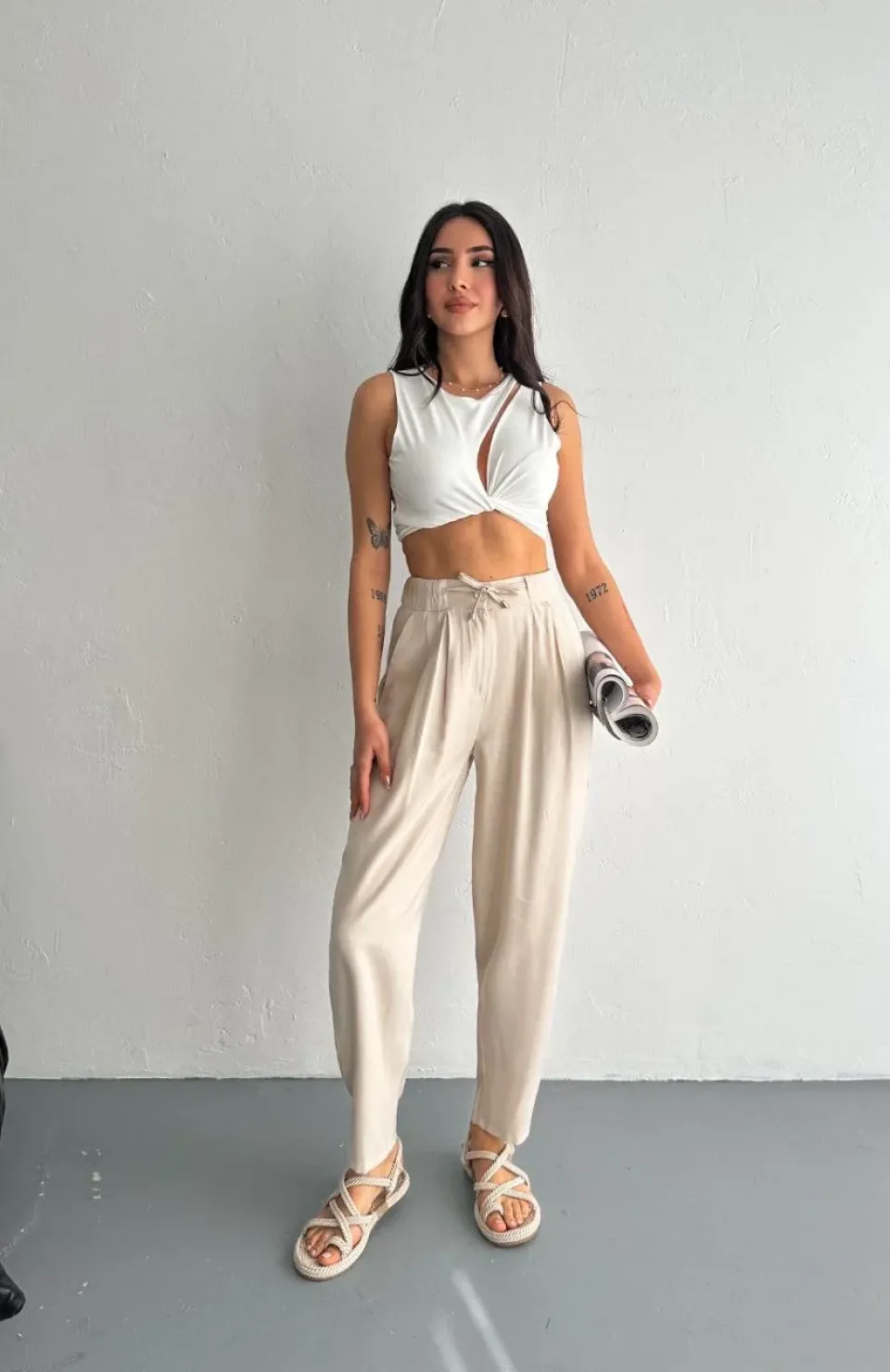 Kadın Yüksel Bel Beli Bağcıklı Rahat Boru Paça Pantalon - Kırık Beyaz