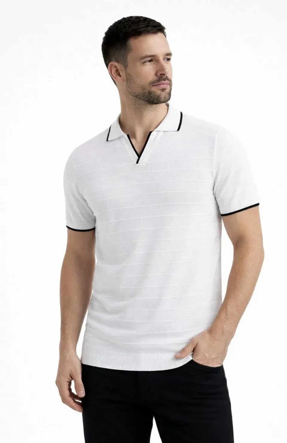 Erkek Triko Kumaş Yakalı Düğmesiz Açık Yaka Fitilli Kısa Kollu Regular Fit Tişört T-shirt - Beyaz Somersan Giyim | Kadın, Erkek ve Çocuk Moda