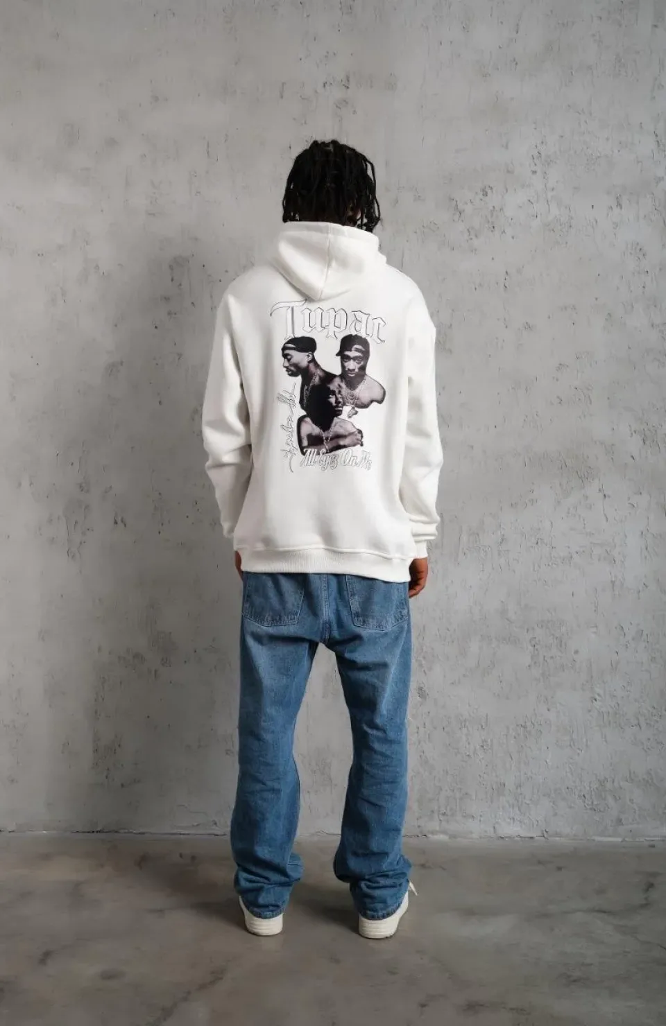 Erkek Oversize Üç İplik Kapüşonlu Sweat – Kol ve Etek Ribana Detaylı, Ön ve Sırt Baskılı, Kanguru Cepli Rahat Kalıp Model - Beyaz