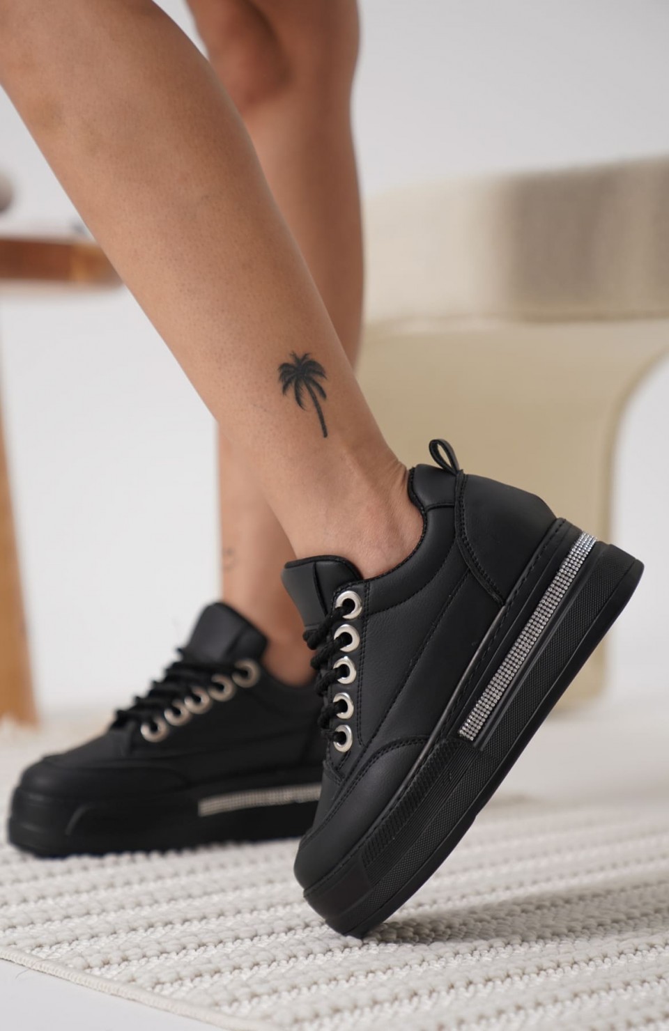 Kadın Siyah Tabanlı Siyah Gizli Topuklu Sneaker TR04MS01D Somersan Giyim | Kadın, Erkek ve Çocuk Moda