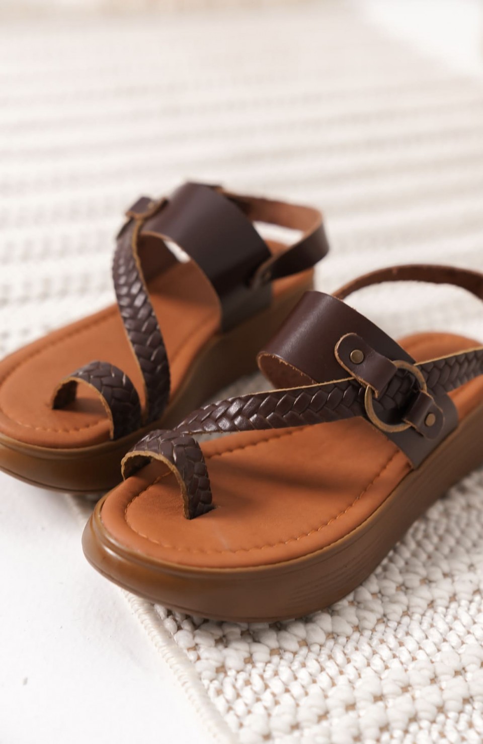 Acı Kahve Hakiki Deri Sandalet TR31MY64D Somersan Giyim | Kadın, Erkek ve Çocuk Moda