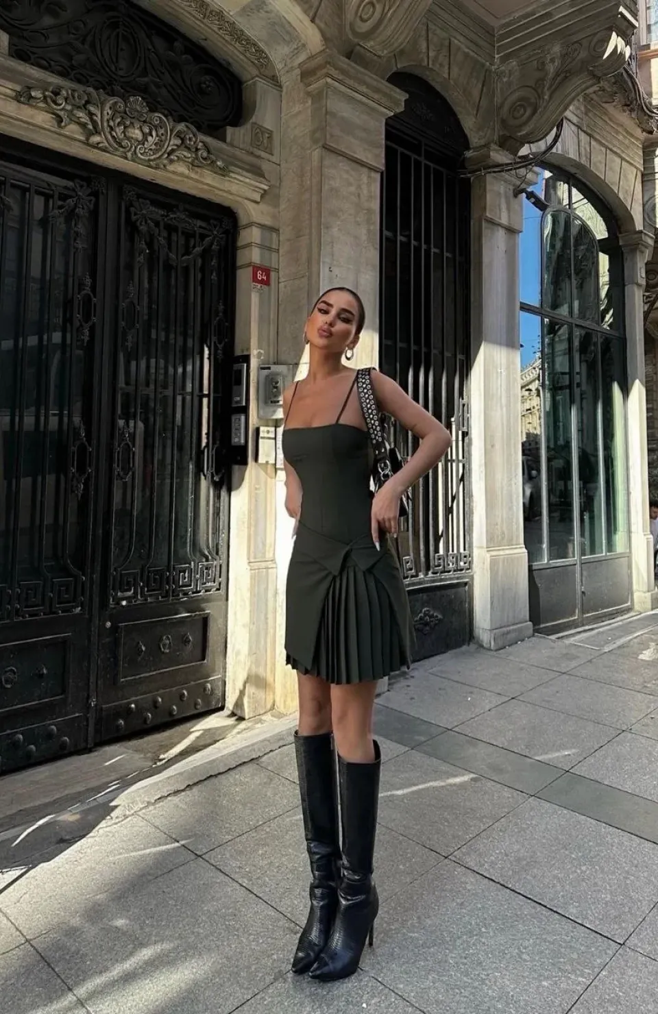 İki Parçalı Pileli Askılı Kadın Mini Elbise - Haki