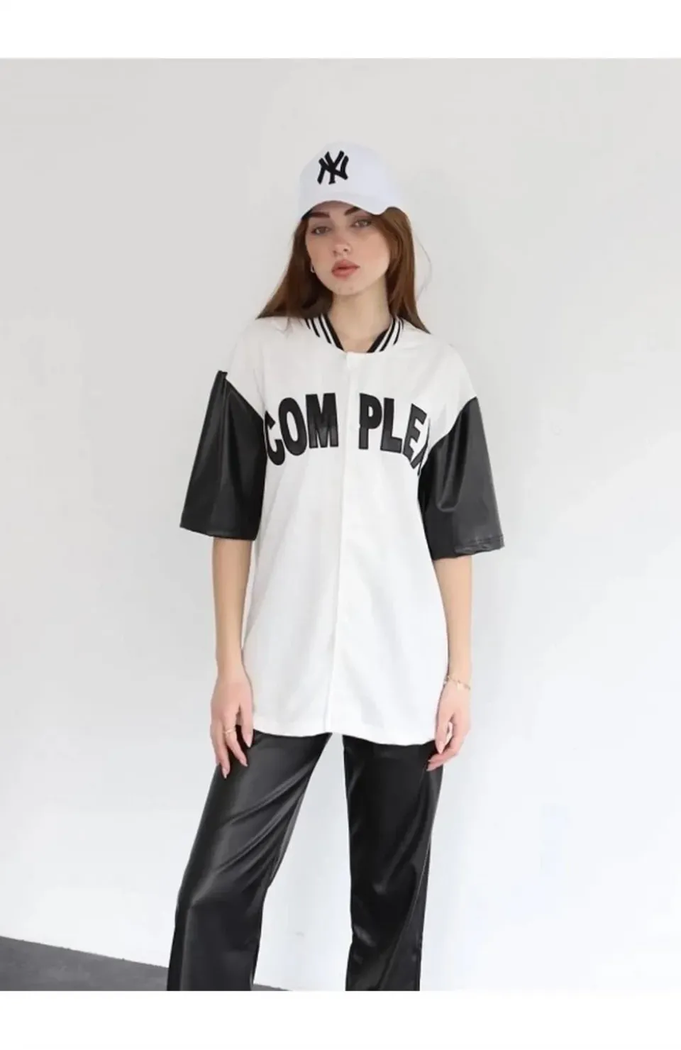 Kadın Complex Kolları Deri Kolej Oversize T-shirt - Beyaz