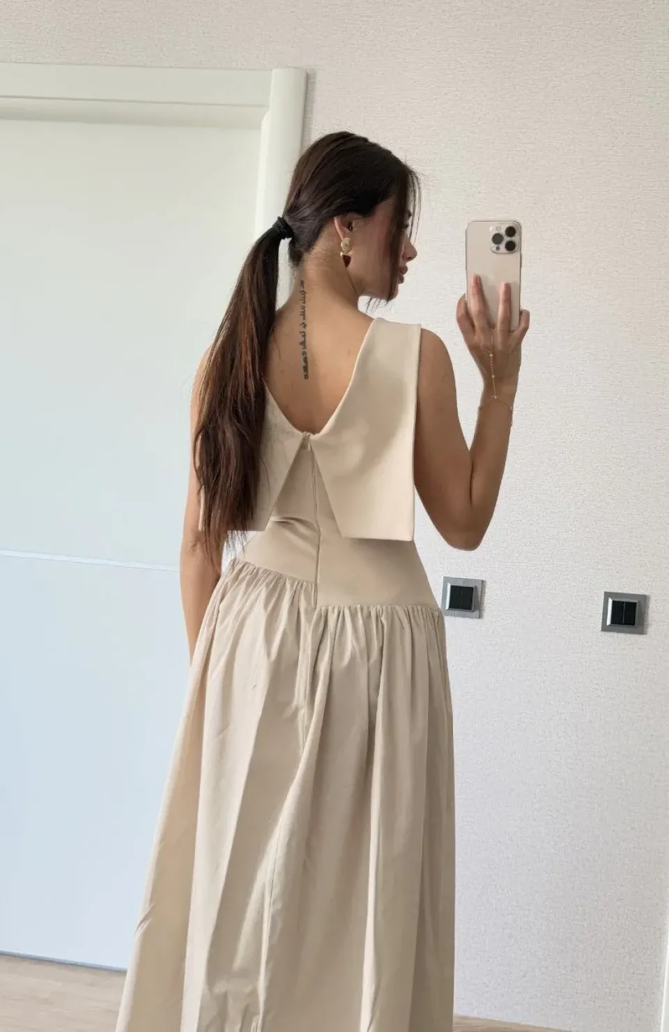 Krep Arkası Kanat Arka Ön Pens Detaylı Uzun Kadın Elbise - Bej