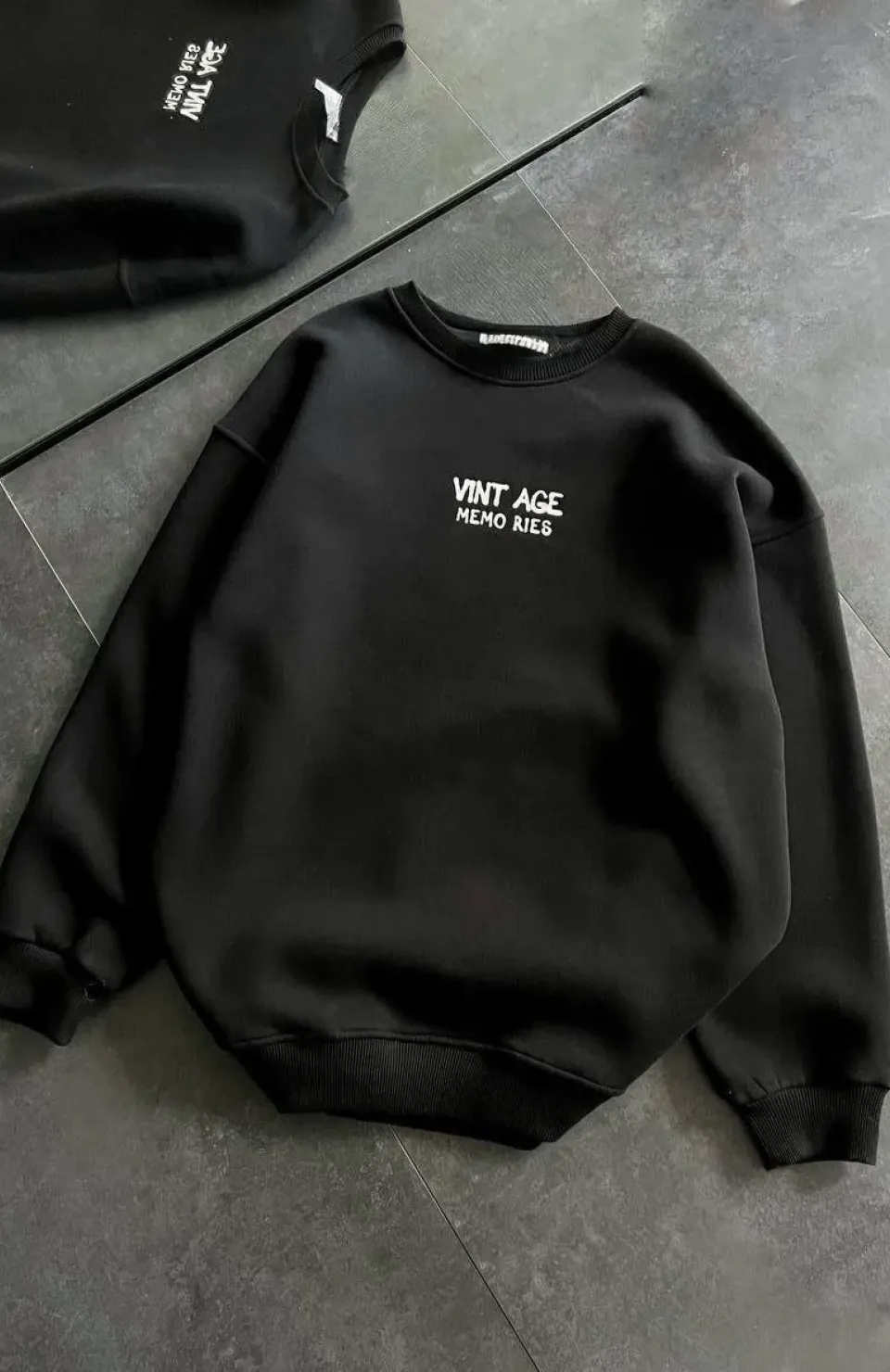 Bisiklet Yaka Üç İplik Baskılı Oversize SweatShirt - Siyah