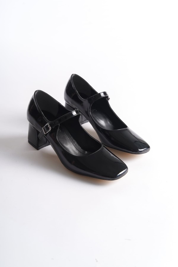 Siyah Rugan Topuklu Kadın Ayakkabı TR16MS01A