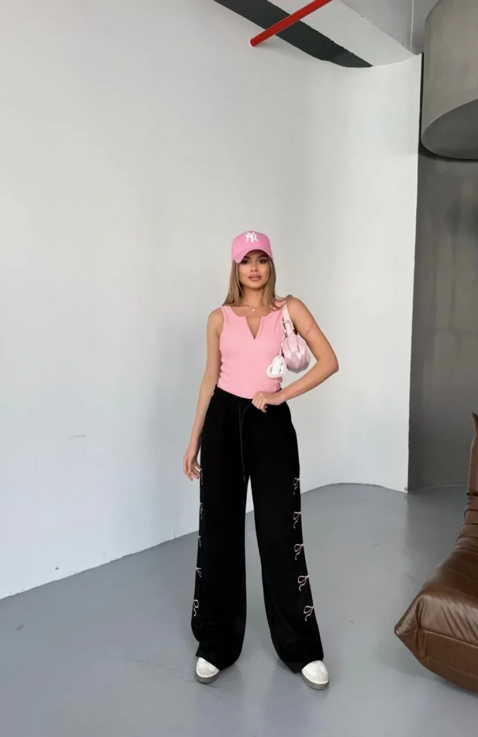 Osy Modal Yumuşak Dokulu Kumaş Nakış işlemeli Rahat Bol Paça Eşofman Pantalon - Siyah