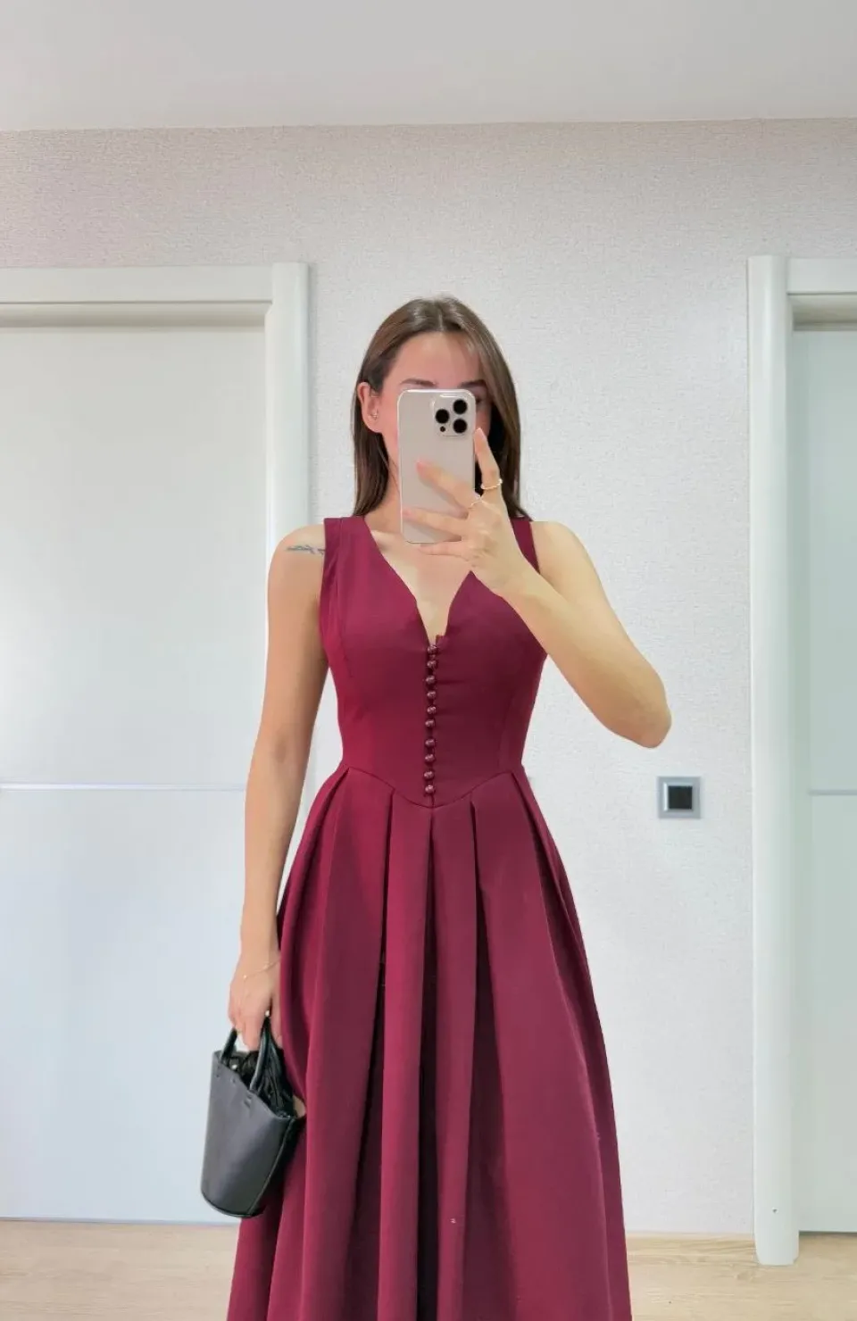 V yaka Krep Arka Ön Pens Detaylı Uzun Kolsuz Elbise - Bordo