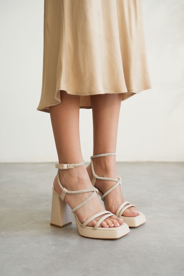 Kadın Bej Topuklu Sandalet TR12MY02C