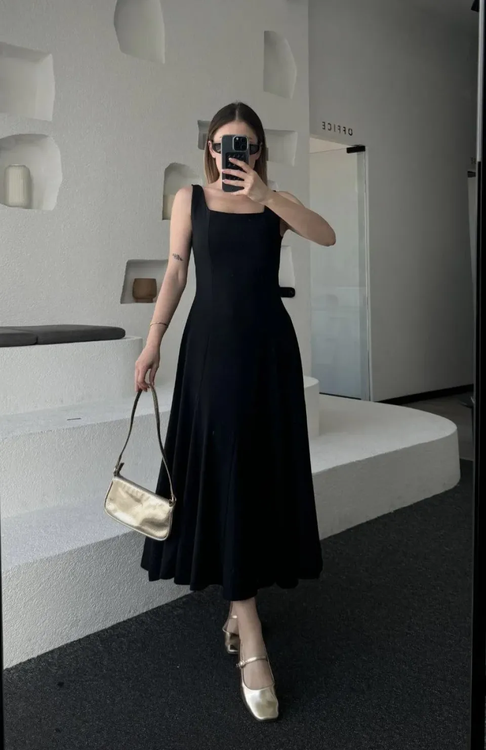 Sırt Dekolteli Kolsuz Uzun Elbise - Siyah