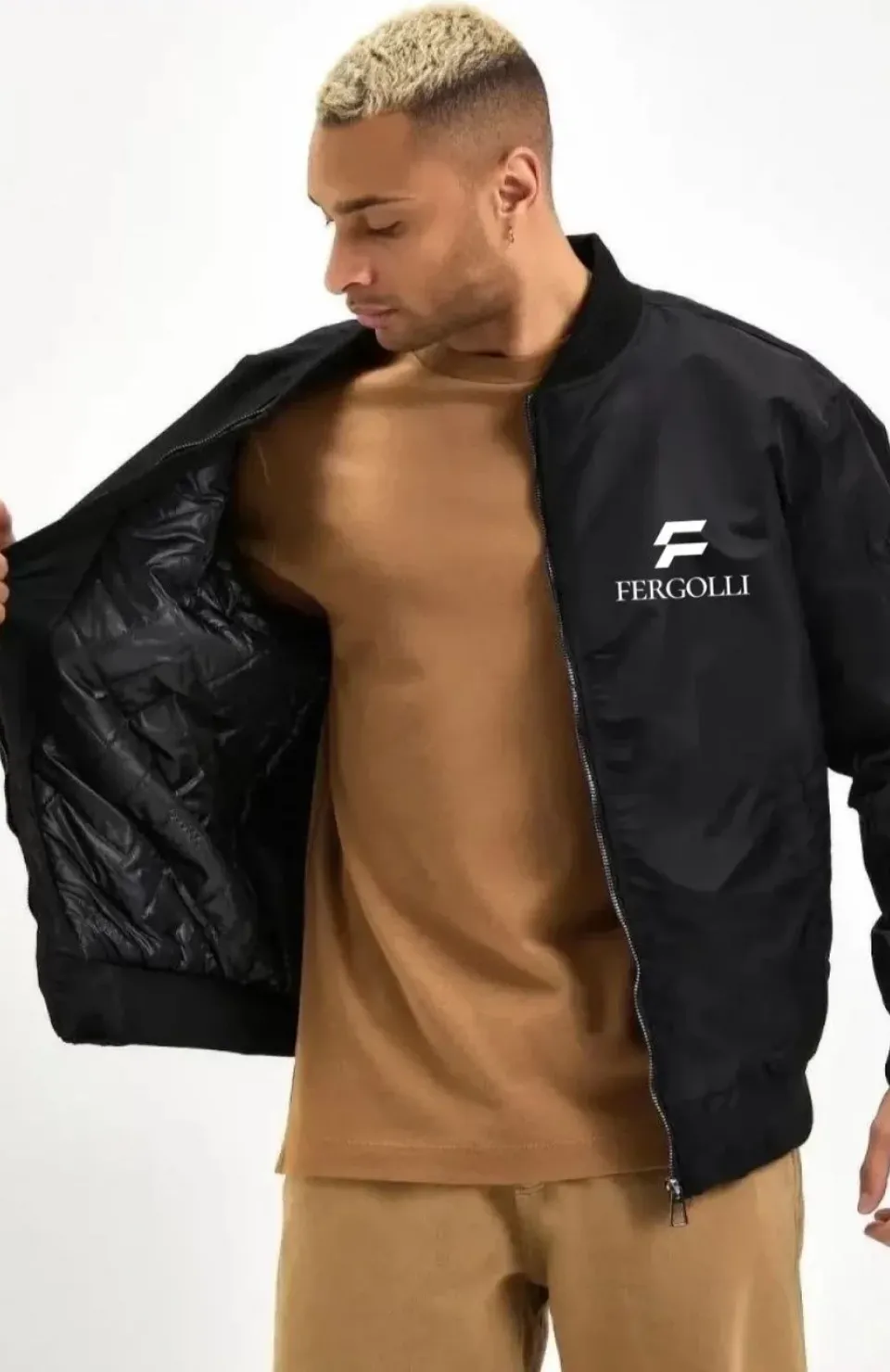 Erkek Siyah Bomber Mont – Fergolli Logo Baskılı, Fermuarlı Cepli, Kapitone Astarlı Şık ve Rahat Günlük Ceket - Siyah