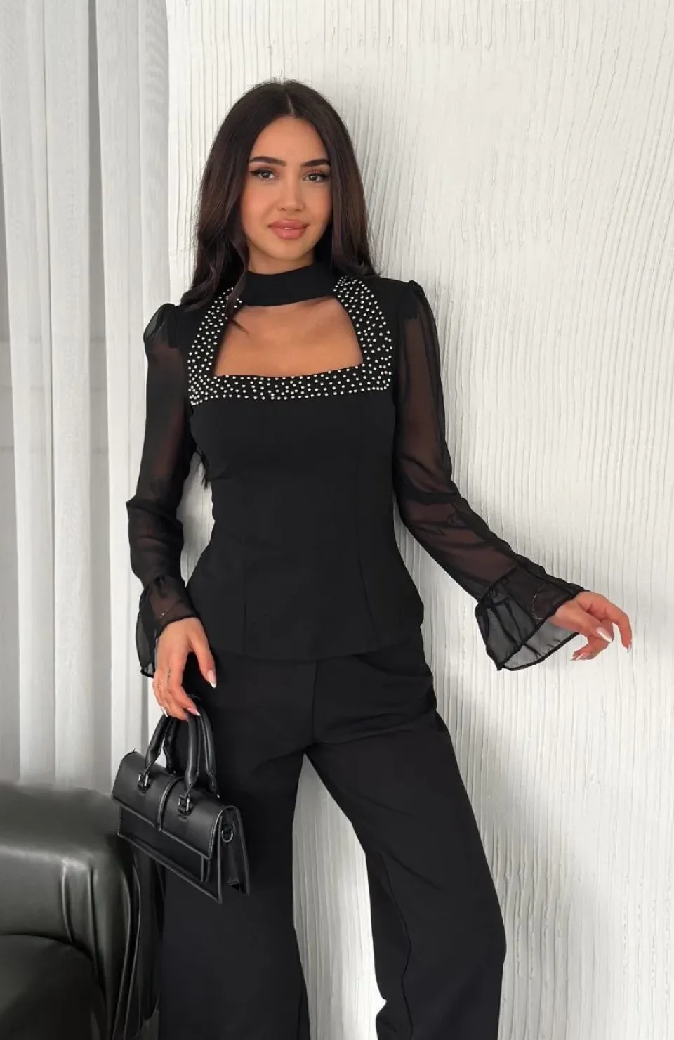 Penye Uzun Kollu Kadın Kolları Şifon Göğüste İnci Boncuk detaylı Bluz - Siyah