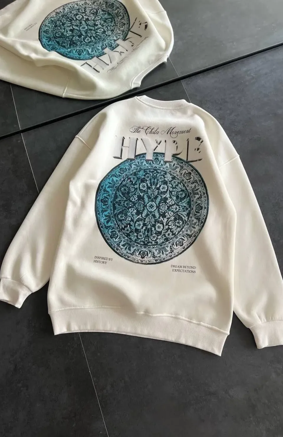Kadın Üç İplik Bisiklet Yaka Baskılı SweatShirt - Beyaz