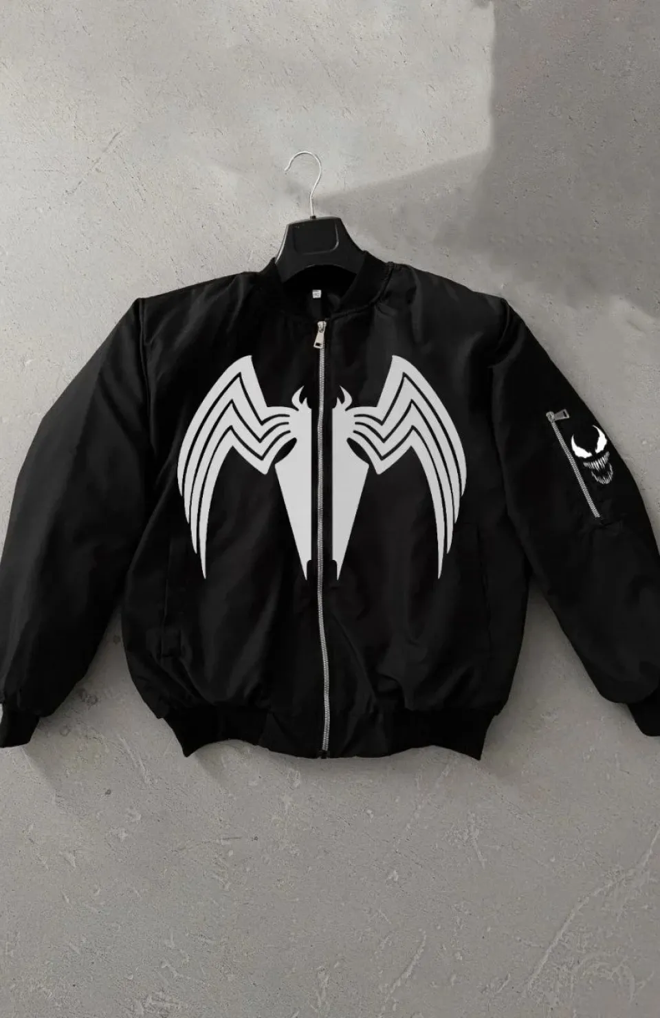 Venom Örümcek Desenli Erkek Mont – Siyah Bomber Ceket, Fermuarlı, Kol Fermuarlı Cep Detaylı, Günlük ve Sokak Modası İçin Uygun - Siyah