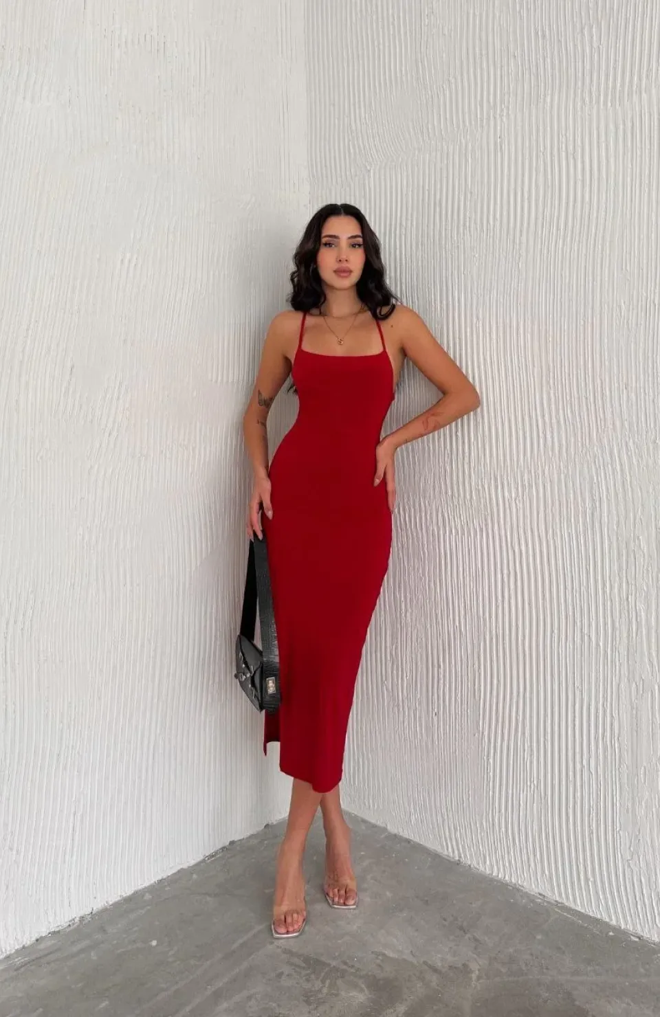 Sırt Bağlamalı Derin Yirtmaç Askılı Elbise - Kırmızı