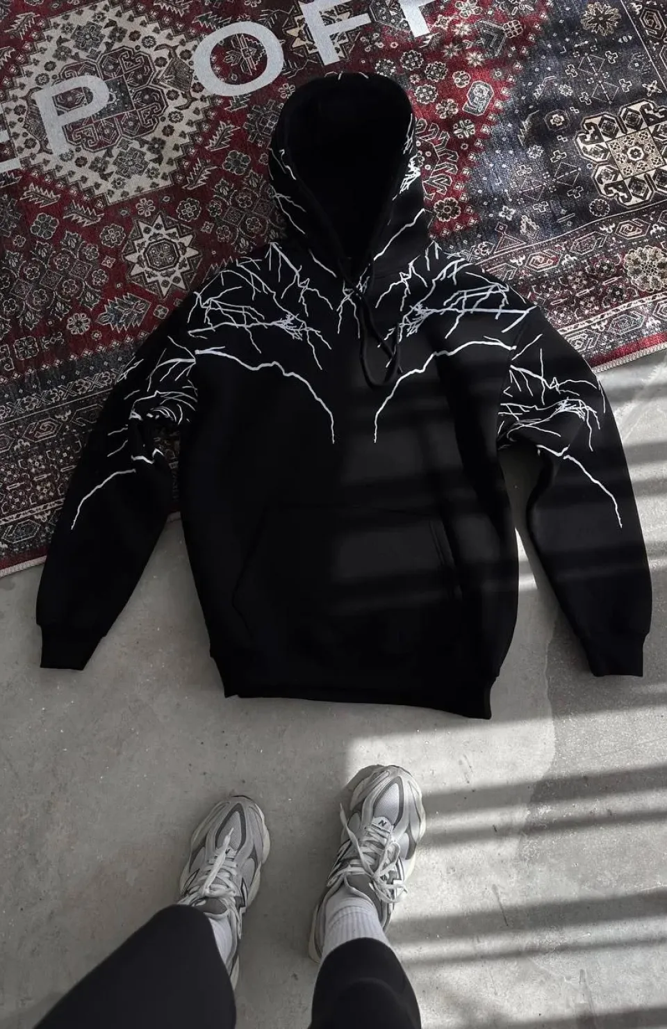 Yıldırım Baskılı Kapşonlu SweatShirt - Siyah Somersan Giyim | Kadın, Erkek ve Çocuk Moda