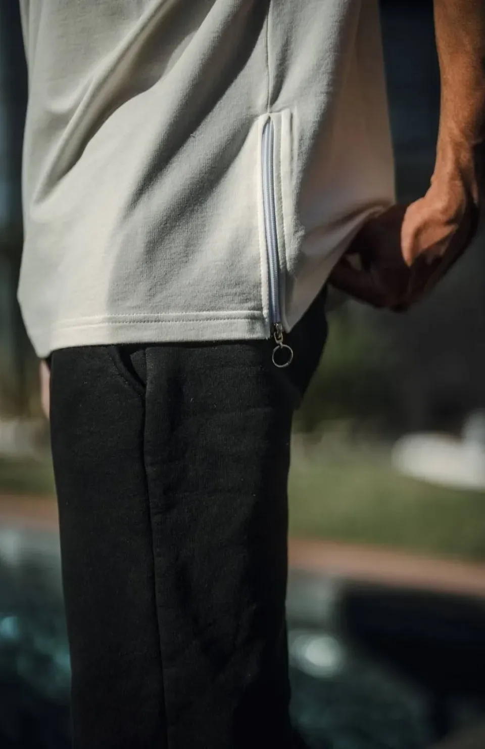 Unisex Yandan Fermuarlı Parçalı T-Shirt - Beyaz