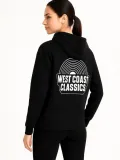 Kadın Kapşonlu Sweatshirt – Oversize Üç İplik Şardonlu Hoodie, “West Coast Classics” Ön & Arka Baskılı, Kanguru Cepli Kışlık Günlük Stil - Siyah