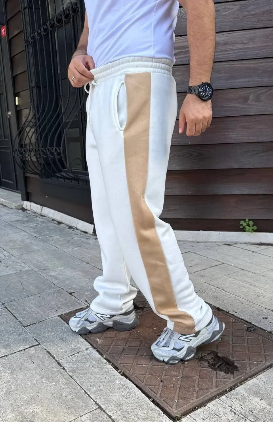 Erkek Üç İplik Kışlık Pamuklu Yandan Garneli Kalın Bej Şeritli Cepli Eşofman Altı - Beyaz