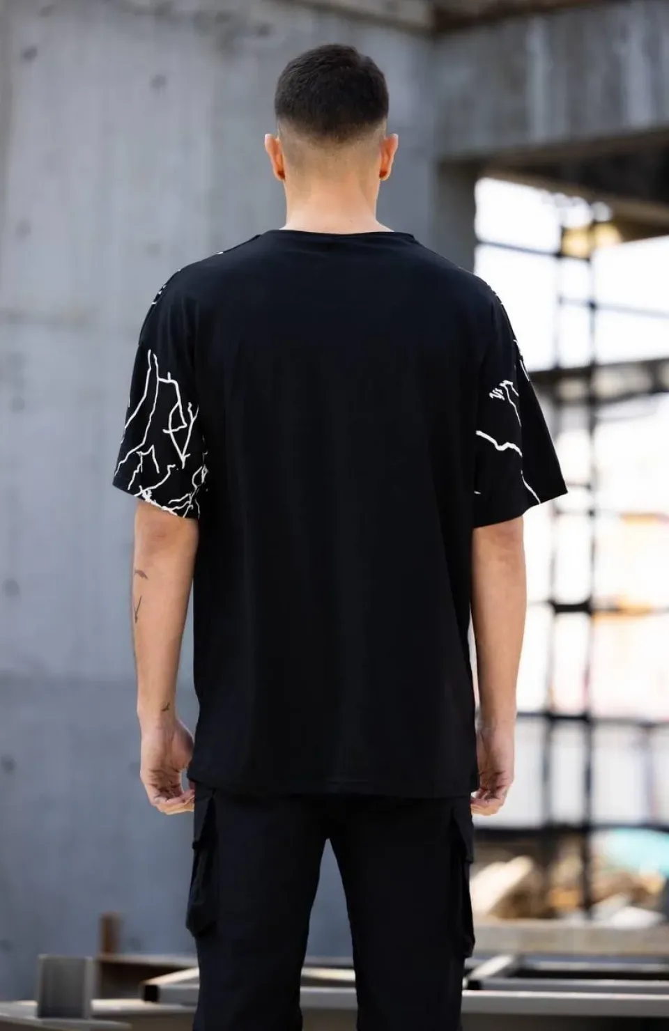 Unisex Bisiklet Yaka Baskılı Oversize T-Shirt - Siyah Somersan Giyim | Kadın, Erkek ve Çocuk Moda