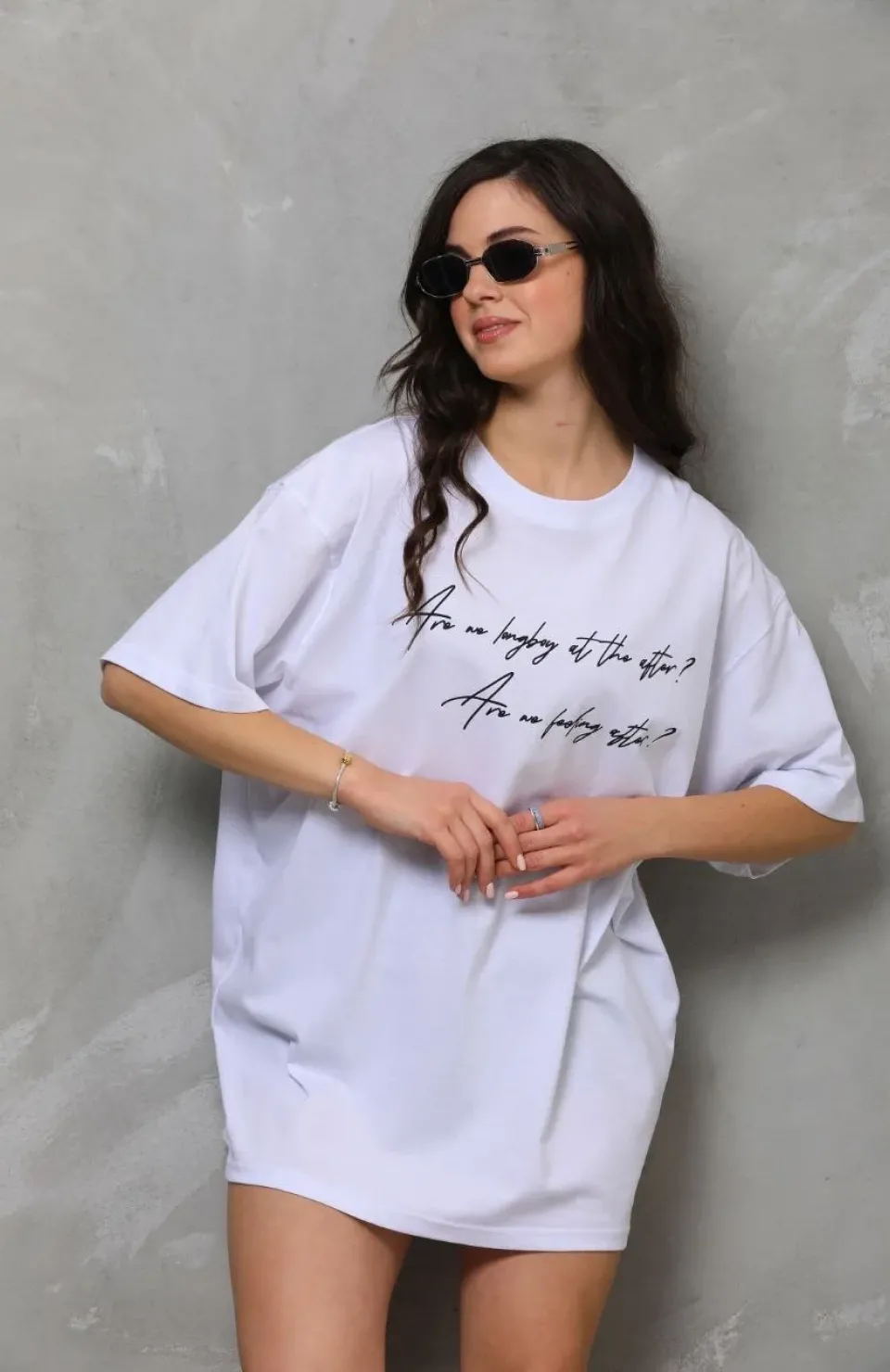 Unisex Bisiklet Yaka Baskılı Oversize T-Shirt - Beyaz Somersan Giyim | Kadın, Erkek ve Çocuk Moda
