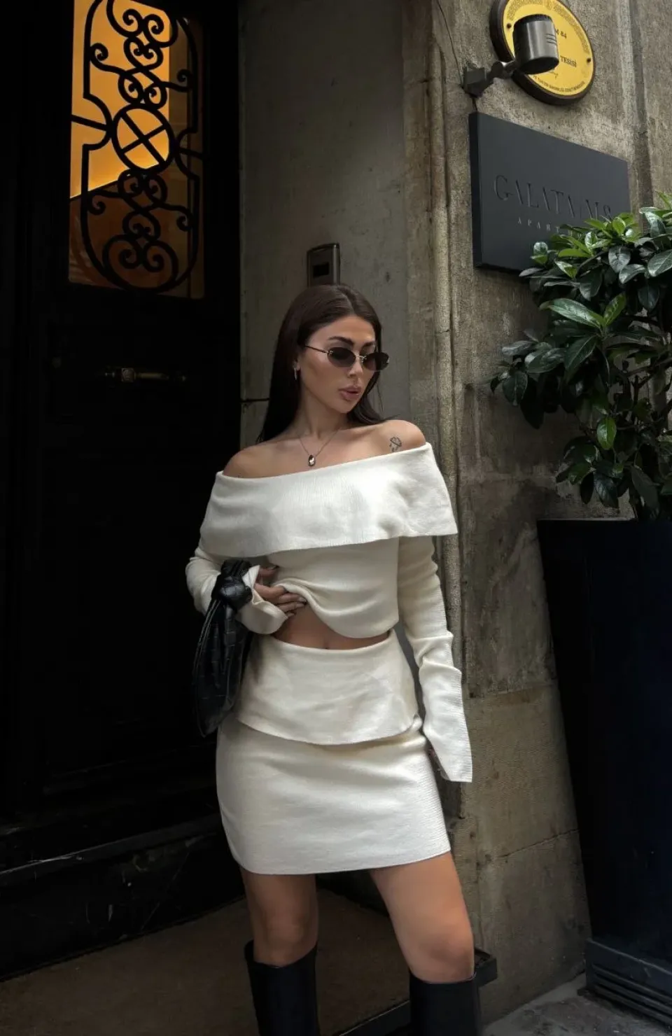 Straplez , Madonna , Carmen Yaka Croplu Mini Etekli ikili Takım Triko - Beyaz